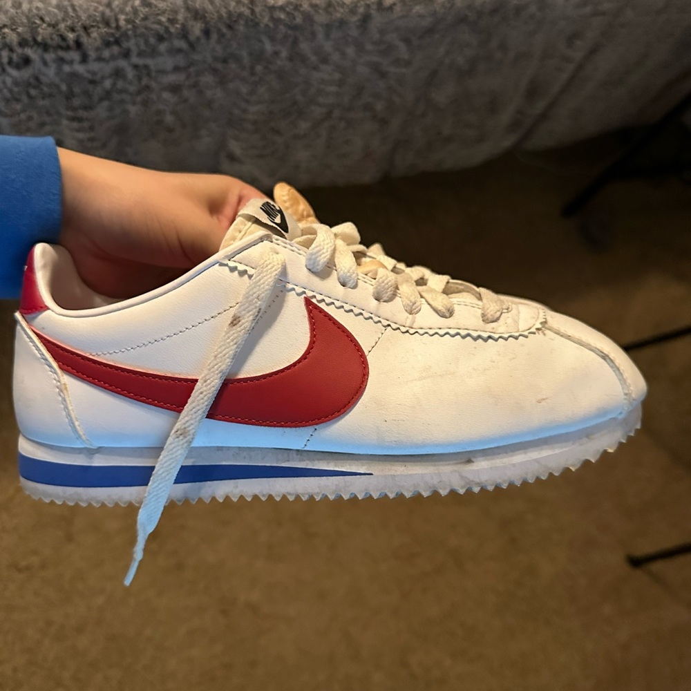 Nike Cortez’s Women Size 9.